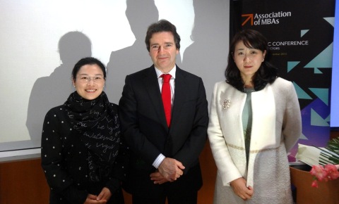 唐震副院长、MBA教育中心李婕主任与AMBA首席执行官Andrew Main Wilson先生